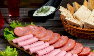 Homemade Canadian Back Bacon Recipe – Cure, Smoke, and Slice Like a Pro