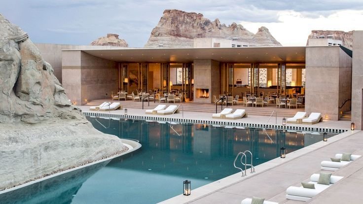 Luxury Business Retreats: Destinations, Planning & Trends for 2025