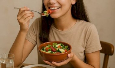 Healthy Foods for Glowing Skin:  Nutrient-Packed Choices to Eat Now