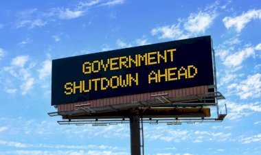 Wall Street Braces for Shutdown Showdown Amid Historic Valuation Warning