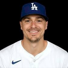 Kike Hernández Net Worth 2025: Salary, Contracts & Earnings Breakdown