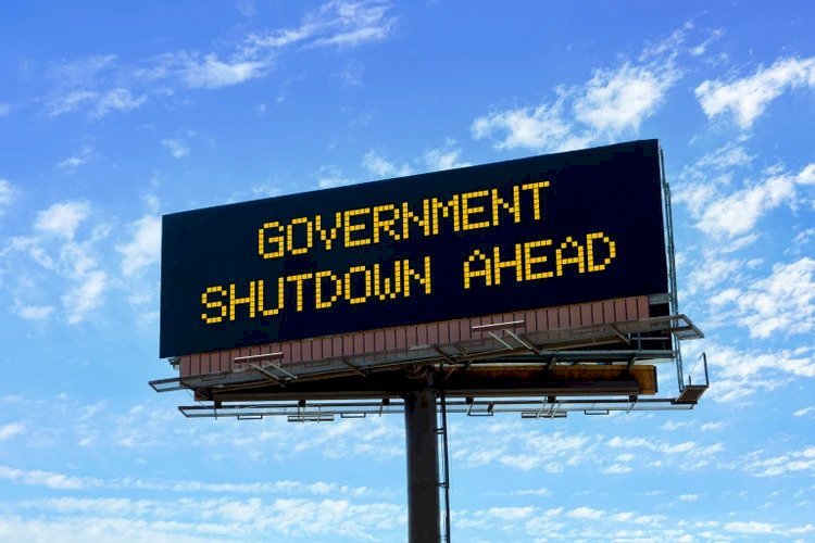 Wall Street Braces for Shutdown Showdown Amid Historic Valuation Warning
